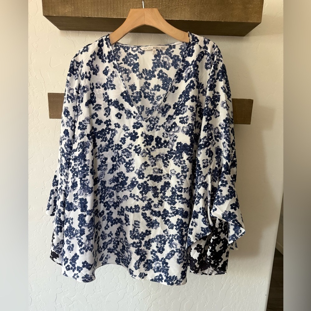 RACHEL Rachel Roy|Navy and White Floral Blouse with ruffle sleeves•••Plus size